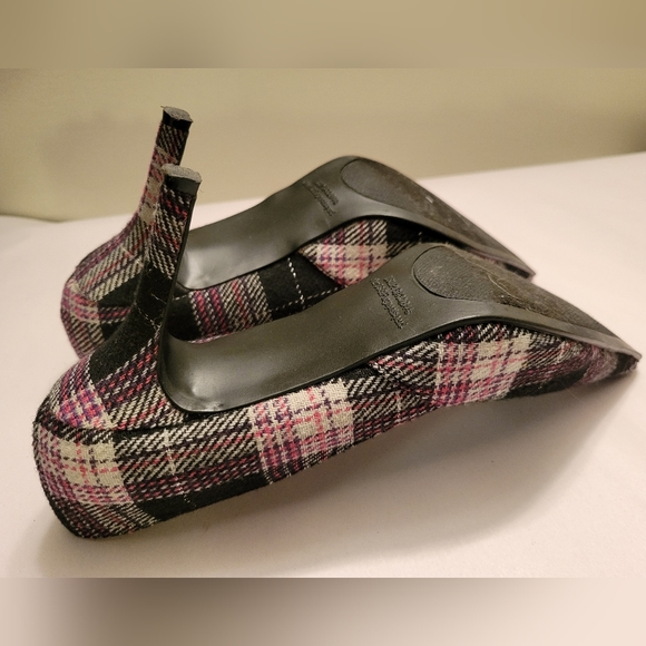 Rampage Pink Plaid Heels - Picture 7 of 8